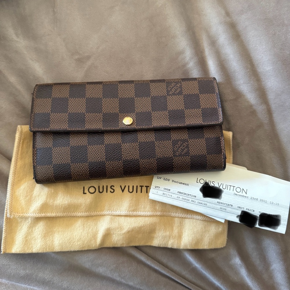 AUTHENTIC LOUIS VUITTON WALLET